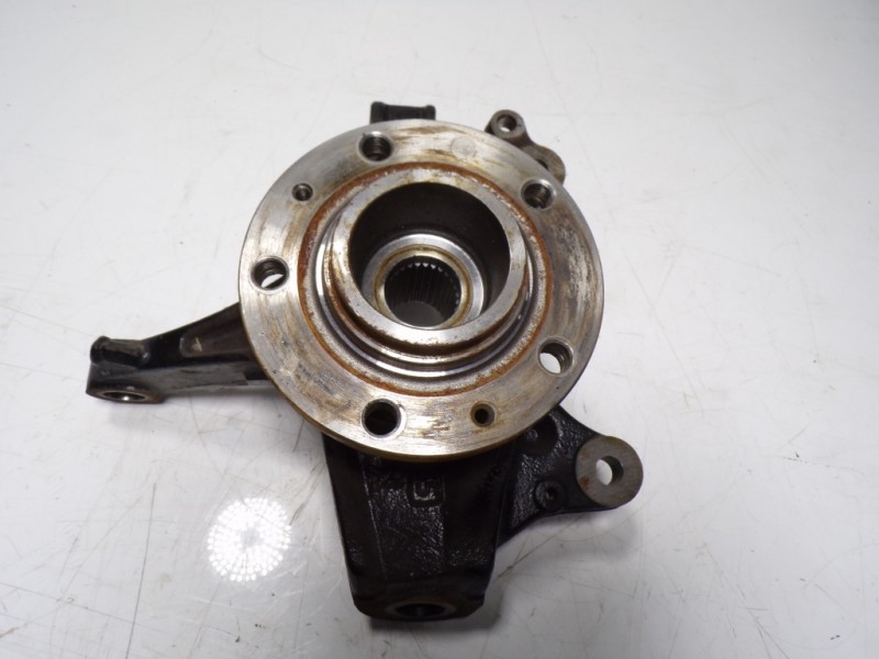 Recambio de mangueta delantera derecha para peugeot 5008 1.2 12v e-thp referencia OEM IAM 1618891080  