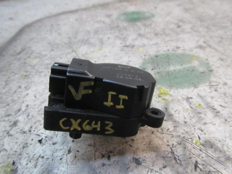 Recambio de motor apertura trampillas climatizador para opel zafira b 1.9 cdti referencia OEM IAM   