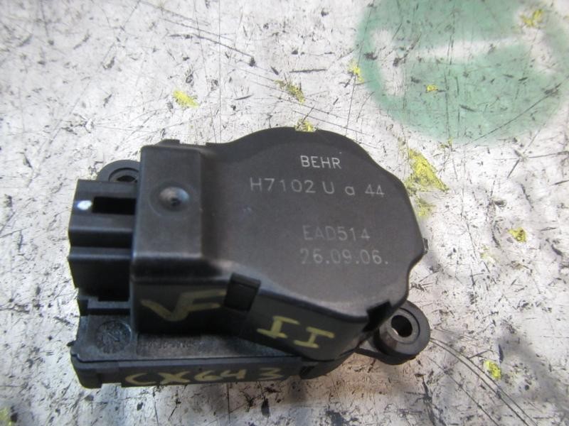 Recambio de motor apertura trampillas climatizador para opel zafira b 1.9 cdti referencia OEM IAM   