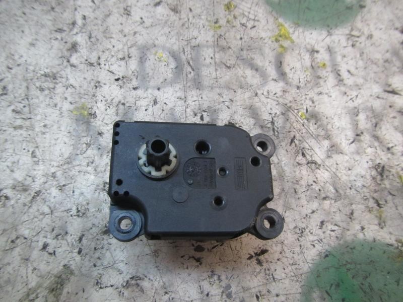 Recambio de motor apertura trampillas climatizador para opel zafira b 1.9 cdti referencia OEM IAM   