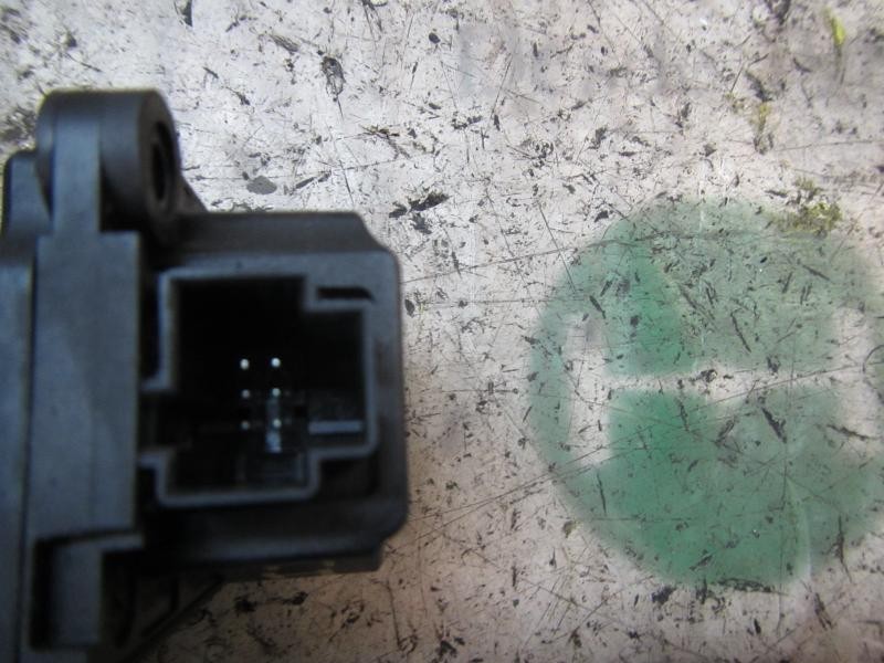 Recambio de motor apertura trampillas climatizador para opel zafira b 1.9 cdti referencia OEM IAM   