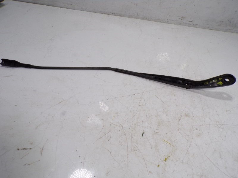Recambio de brazo limpia delantero derecho para dacia sandero 0.9 tce referencia OEM IAM   