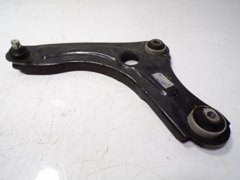 Recambio de brazo suspension inferior delantero izquierdo para dacia sandero 0.9 tce referencia OEM IAM   