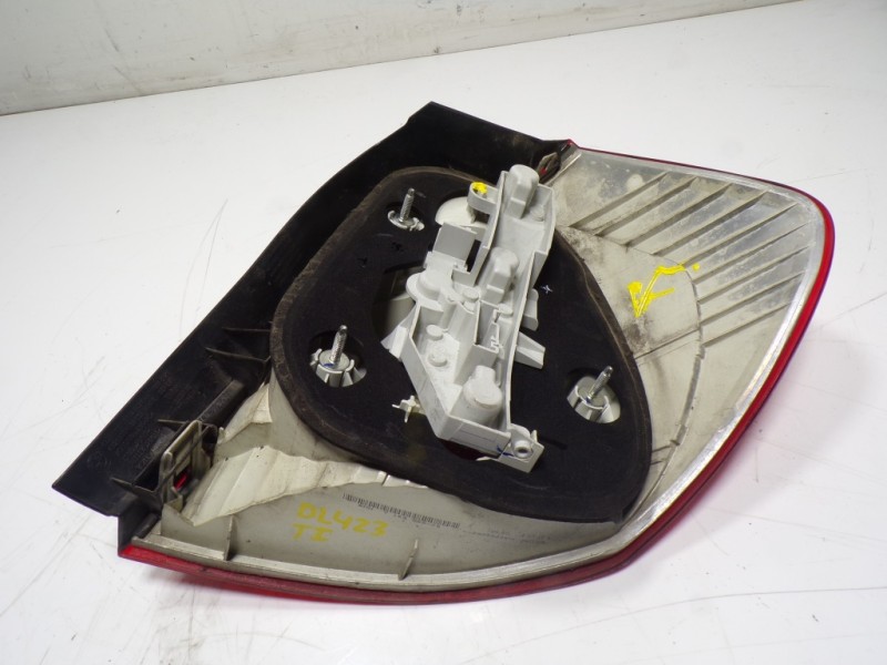 Recambio de piloto trasero izquierdo para bmw serie 1 berlina (e81/e87) 116d referencia OEM IAM 63217164955  