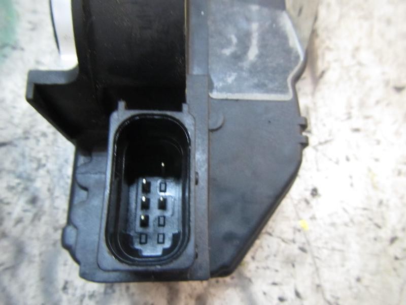 Recambio de cerradura puerta trasera derecha para chevrolet cruze ls referencia OEM IAM   