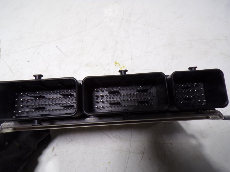 Recambio de centralita motor uce para dacia sandero 0.9 tce referencia OEM IAM  237106047S 