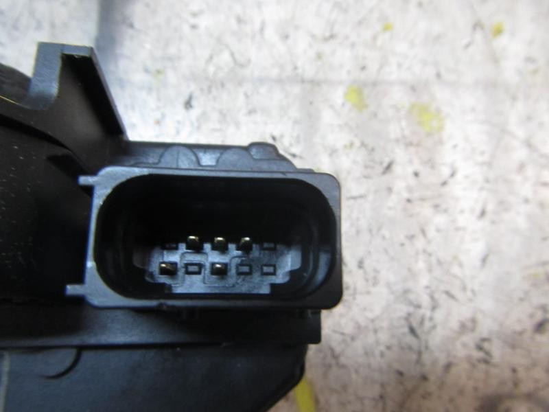 Recambio de cerradura puerta trasera izquierda para chevrolet cruze ls referencia OEM IAM   