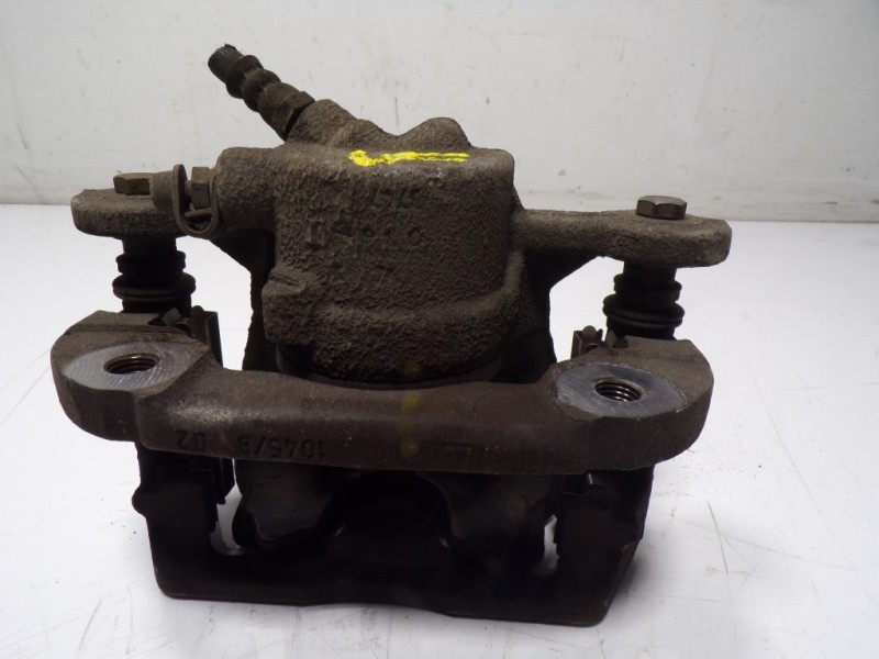 Recambio de pinza freno delantera derecha para bmw serie 1 berlina (e81/e87) 116d referencia OEM IAM 34116774682  