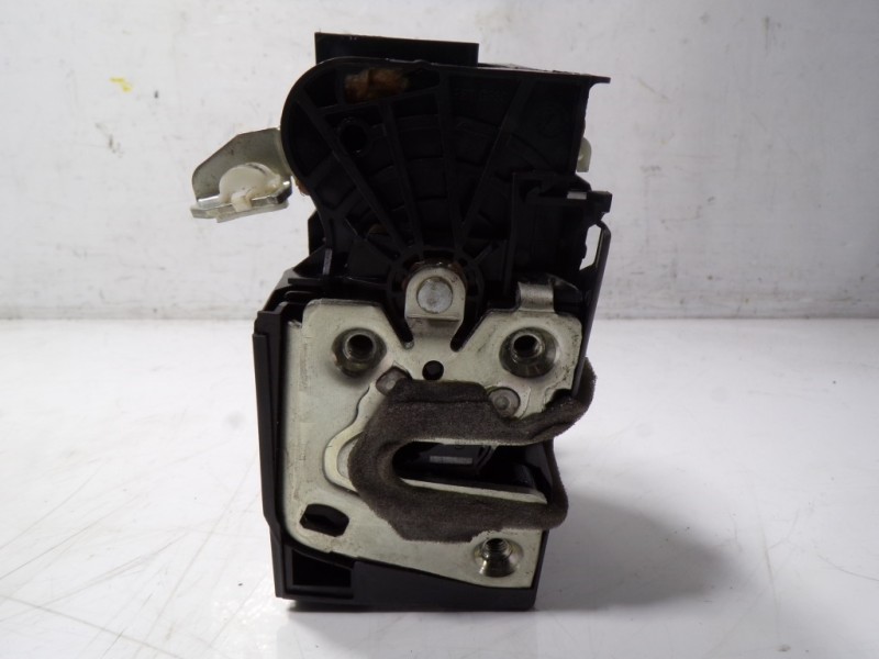 Recambio de cerradura puerta delantera izquierda para dacia sandero 0.9 tce referencia OEM IAM   