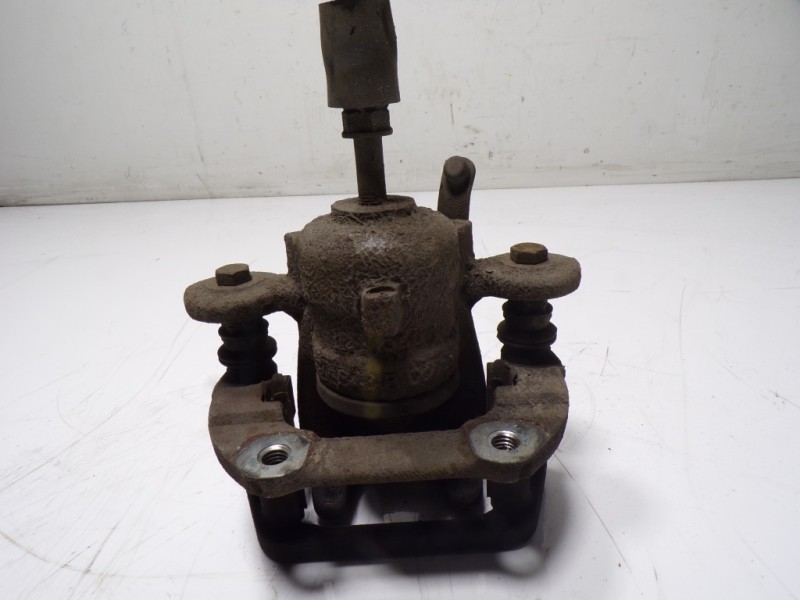 Recambio de pinza freno trasera derecha para bmw serie 1 berlina (e81/e87) 116d referencia OEM IAM 34216776378  