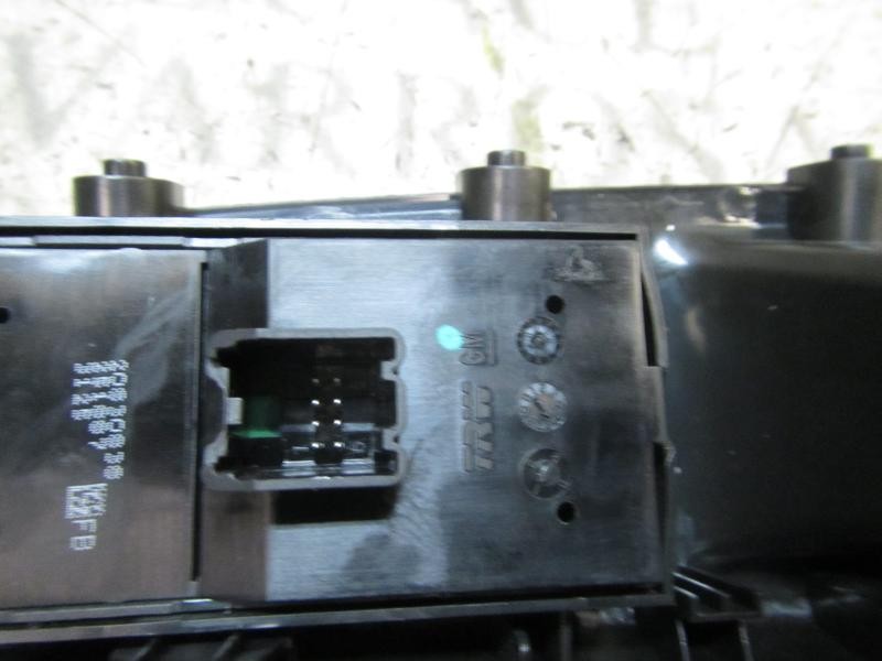 Recambio de mando elevalunas delantero izquierdo para chevrolet cruze ls referencia OEM IAM   