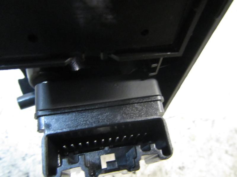 Recambio de mando elevalunas delantero izquierdo para chevrolet cruze ls referencia OEM IAM   