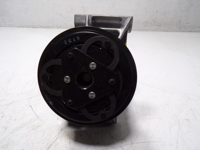 Recambio de compresor aire acondicionado para dacia sandero 0.9 tce referencia OEM IAM  926008469R 