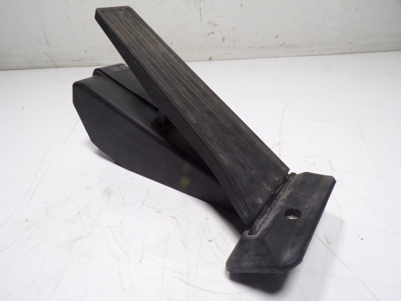 Recambio de potenciometro pedal para bmw serie 1 berlina (e81/e87) 116d referencia OEM IAM 35406889819 6PV00937920 