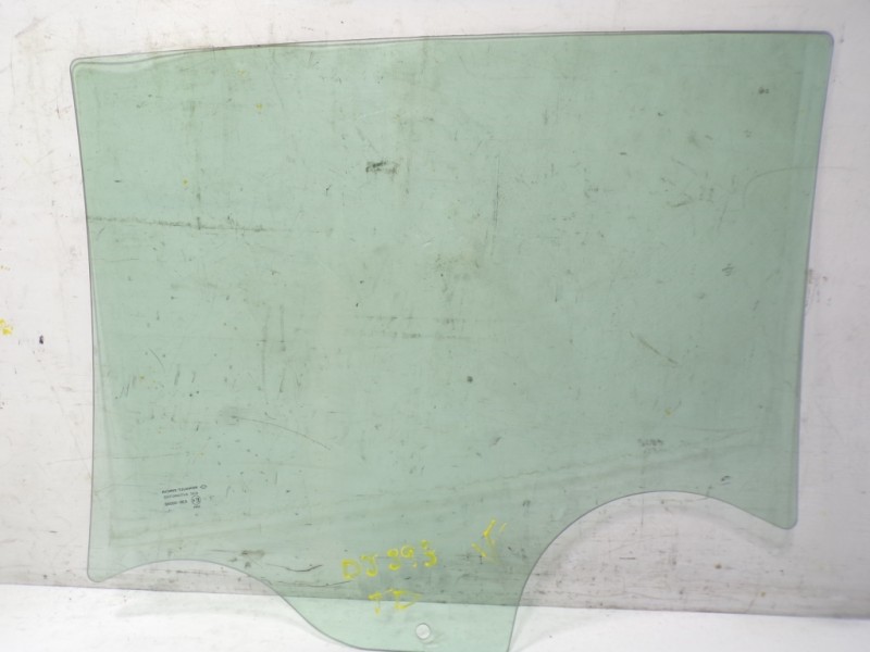 Recambio de cristal puerta trasero derecho para dacia sandero 0.9 tce referencia OEM IAM   