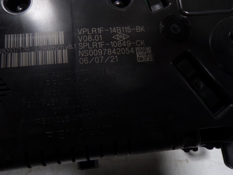 Recambio de cuadro instrumentos para dacia sandero 0.9 tce referencia OEM IAM  248093717R 