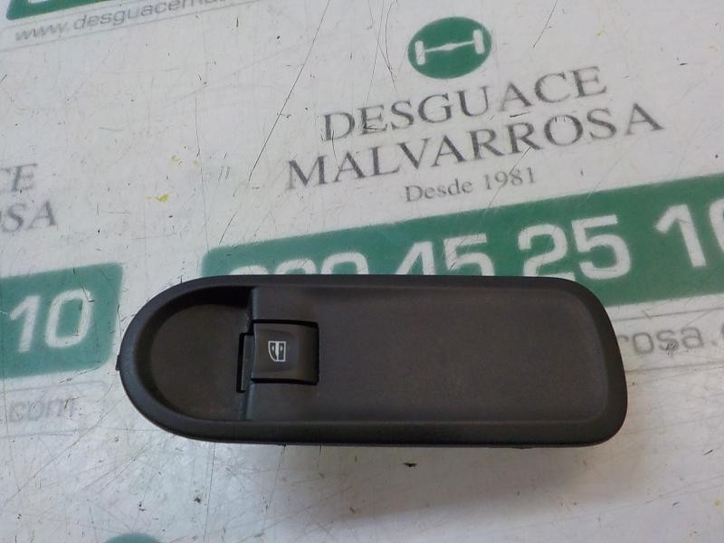 Recambio de mando elevalunas delantero derecho para dacia duster basis 4x2 referencia OEM IAM 254217475R  