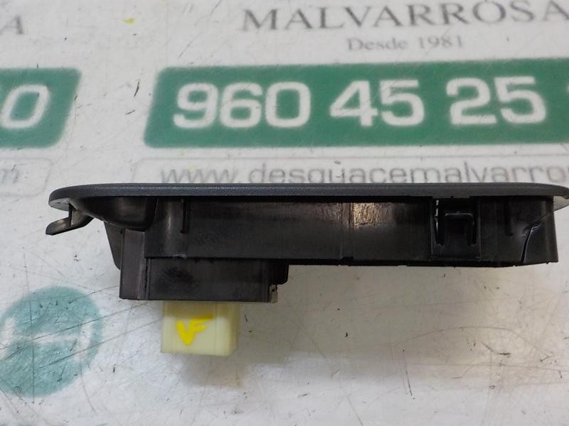 Recambio de mando elevalunas delantero derecho para dacia duster basis 4x2 referencia OEM IAM 254217475R  