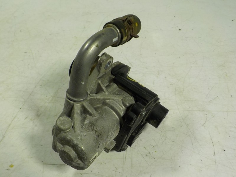 Recambio de valvula egr para renault clio iii 1.5 dci diesel fap referencia OEM IAM  8200836385 