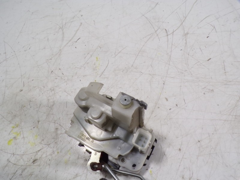 Recambio de cerradura puerta trasera derecha para opel combo d 1.3 16v cdti referencia OEM IAM  51910357 