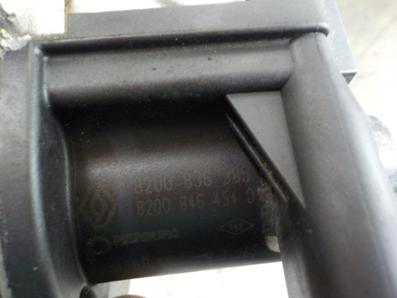 Recambio de valvula egr para renault clio iii 1.5 dci diesel fap referencia OEM IAM  8200836385 