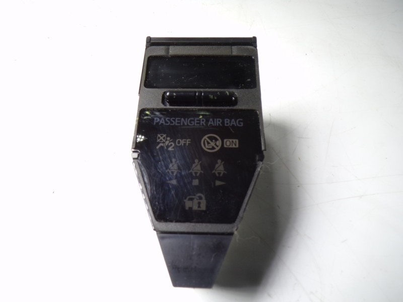 Recambio de modulo electronico para toyota auris touring sports (e18) hybrid active referencia OEM IAM 8391002200 8391002200 