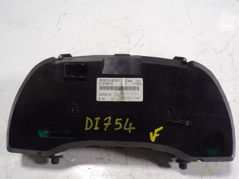 Recambio de cuadro instrumentos para opel combo d 1.3 16v cdti referencia OEM IAM 95518244 51976019 503015160301