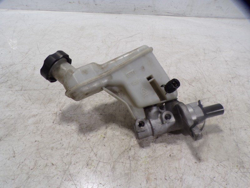 Recambio de bomba freno para hyundai ix35 1.7 crdi cat referencia OEM IAM 585102S201  