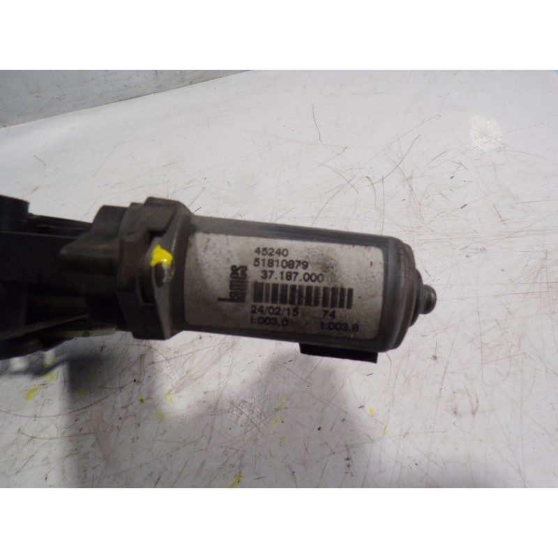 Recambio de elevalunas delantero derecho para opel combo d 1.3 16v cdti referencia OEM IAM 95509364 51810879 45240