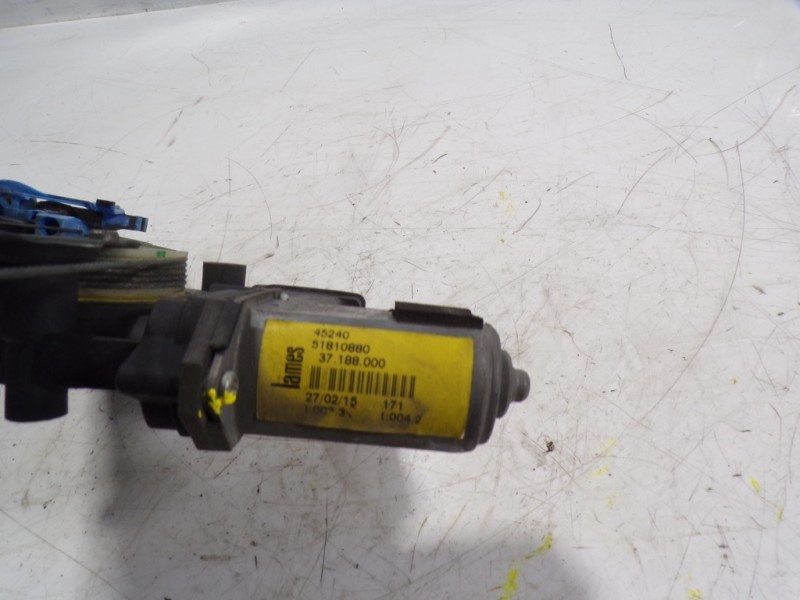 Recambio de elevalunas delantero izquierdo para opel combo d 1.3 16v cdti referencia OEM IAM 95509365 51810880 45240