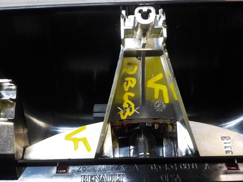 Recambio de piloto trasero central para dacia duster basis 4x2 referencia OEM IAM 265908613R  