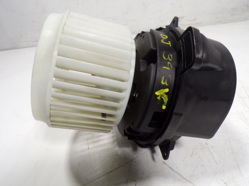 Recambio de motor calefaccion para dacia sandero 0.9 tce referencia OEM IAM  M01163606680 