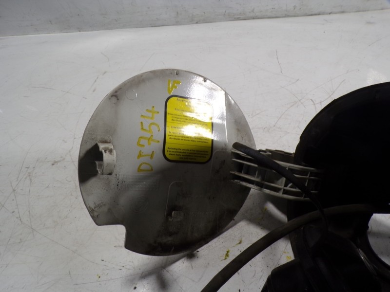 Recambio de tapa combustible para opel combo d 1.3 16v cdti referencia OEM IAM 95512112  