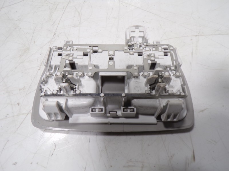 Recambio de piloto interior para dacia sandero 0.9 tce referencia OEM IAM   