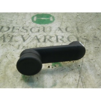 MANETA ELEVALUNAS TRASERA DERECHA 