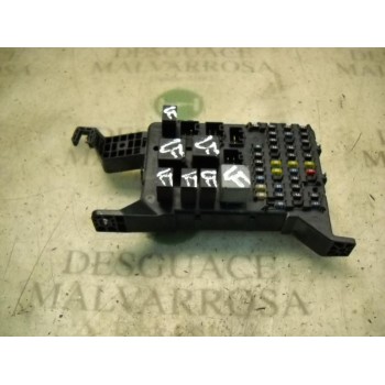 CAJA RELES / FUSIBLES 