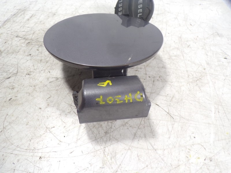 Recambio de tapa combustible para hyundai ix35 1.7 crdi cat referencia OEM IAM 695102Y000  