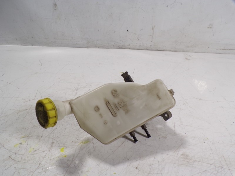 Recambio de bomba freno para peugeot 2008 (--.2013) 1.6 16v e-hdi fap referencia OEM IAM 4601R9  