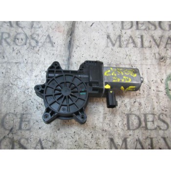 MOTOR ELEVALUNAS DELANTERO DERECHO 807206838R 19035YY0078 