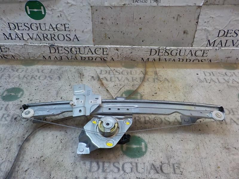 Recambio de elevalunas delantero derecho para dacia duster 1.5 dci diesel fap cat referencia OEM IAM 807206838R  