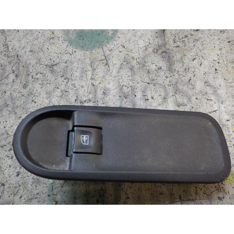 Recambio de mando elevalunas delantero derecho para dacia duster 1.5 dci diesel fap cat referencia OEM IAM 254217475R  