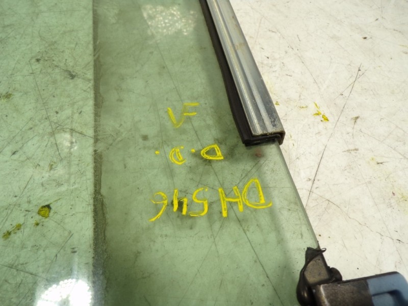 Recambio de cristal puerta delantero derecho para lexus is200 (ds2/is2) 2.2 d-cat referencia OEM IAM   