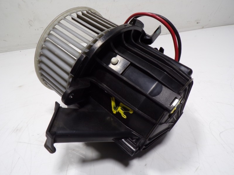 Recambio de motor calefaccion para audi a4 ber. (b8) 2.0 16v tdi referencia OEM IAM 8T1820021  