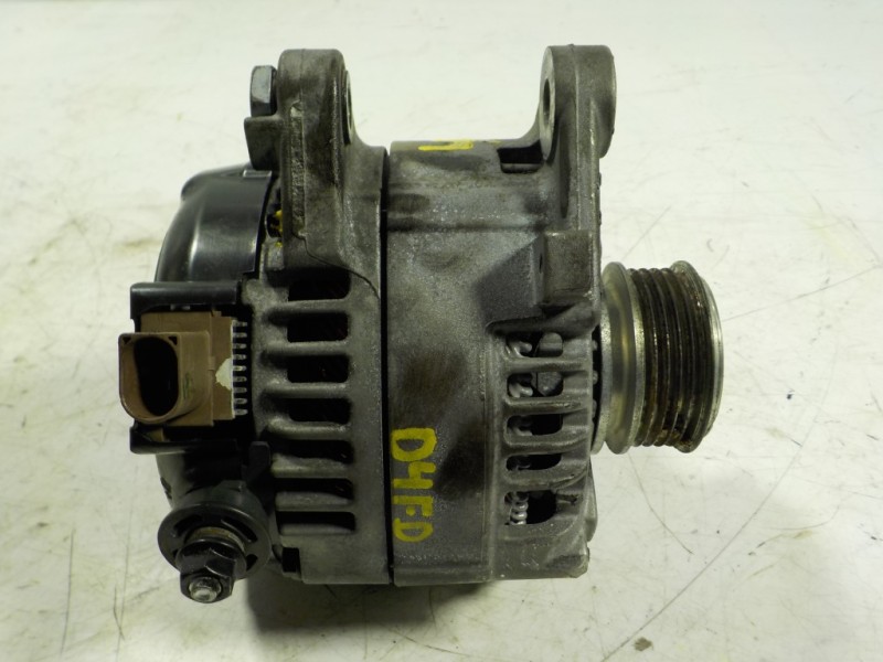 Recambio de alternador para hyundai i40 style referencia OEM IAM  373002A700 