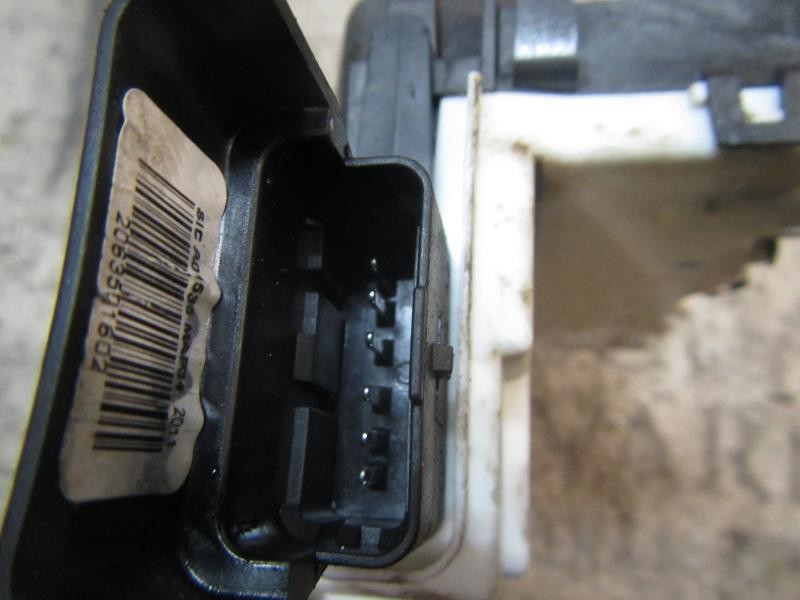 Recambio de cerradura puerta delantera derecha para citroën c3 business referencia OEM IAM 9800624680  