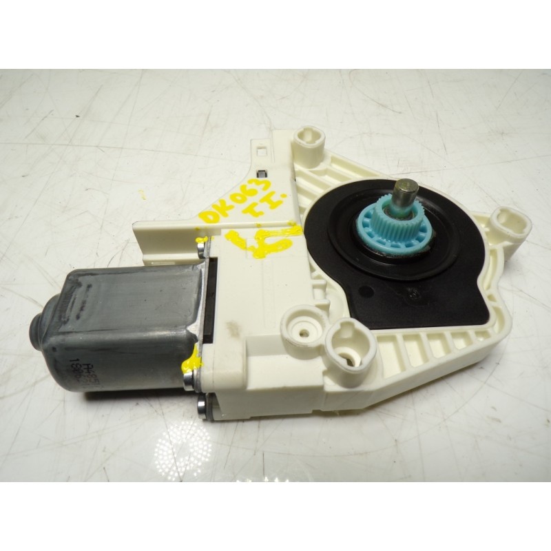 Recambio de motor elevalunas trasero izquierdo para audi a4 ber. (b8) 2.0 16v tdi referencia OEM IAM 8K0959811A 8K0959811A 12440