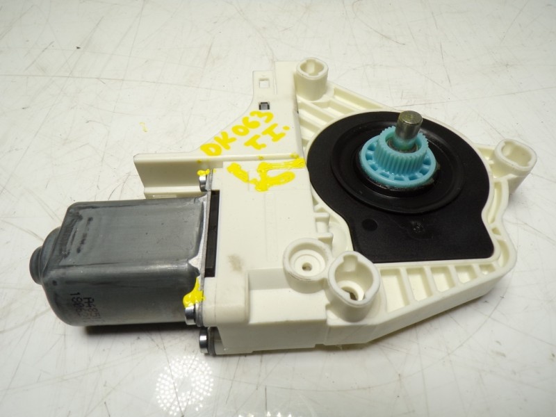 Recambio de motor elevalunas trasero izquierdo para audi a4 ber. (b8) 2.0 16v tdi referencia OEM IAM 8K0959811A 8K0959811A 12440