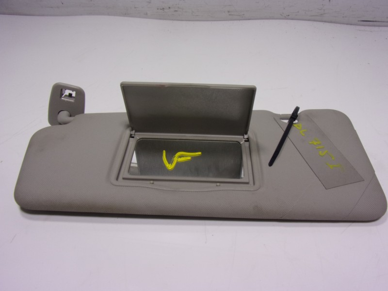 Recambio de parasol izquierdo para renault twingo iii 1.0 sce referencia OEM IAM 964012136R  