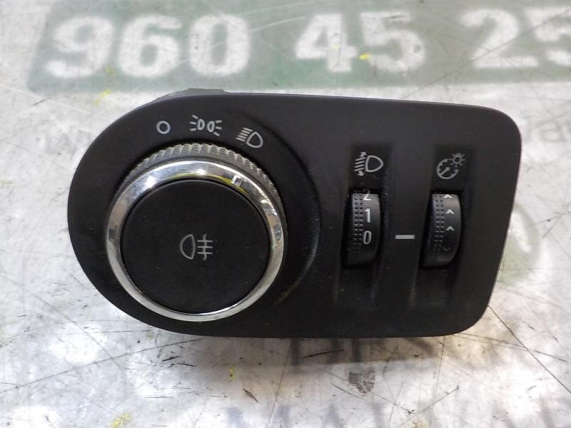 Recambio de mando luces para opel corsa d 1.3 16v cdti referencia OEM IAM   