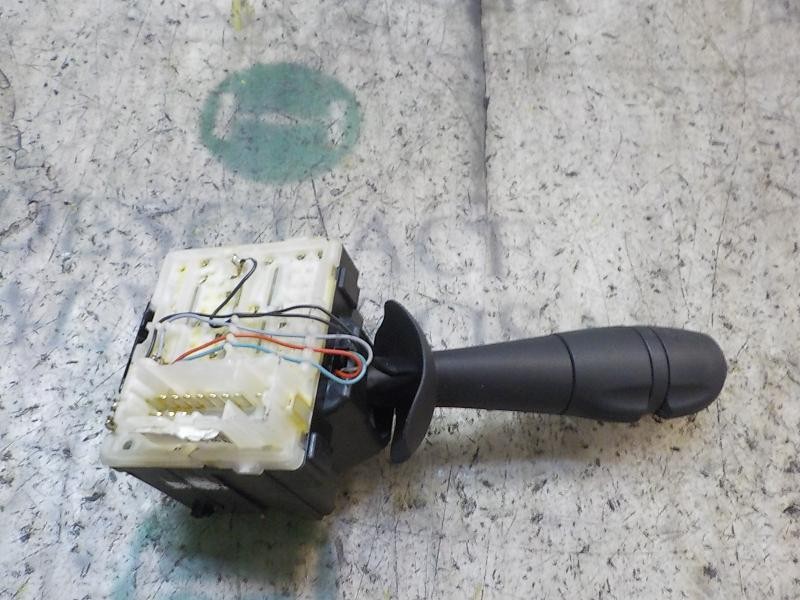 Recambio de mando limpia para renault clio iv technofeel referencia OEM IAM   